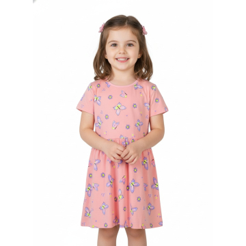 Letní dívčí šaty motýlkové – hravý design pro malé slečny