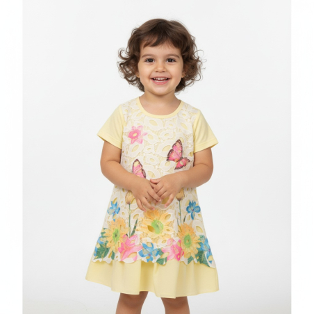Dívčí krajkové šaty s motýlky – elegantní a roztomilé