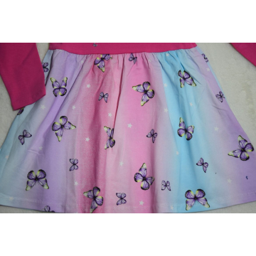 Dívčí šaty s dlouhým rukávem – duhové barvy s motýlky 🦋