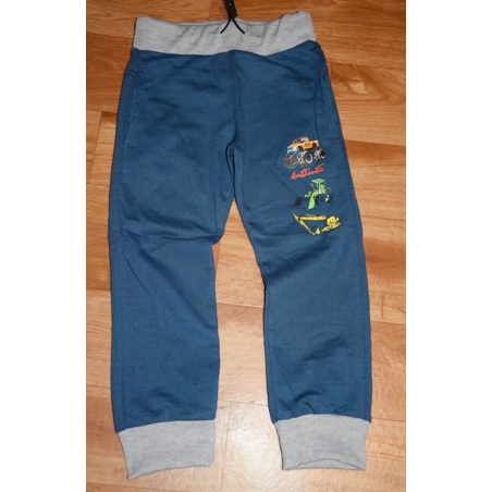 Chlapecká tepláková souprava se stavebními stroji – pro malé stavitele