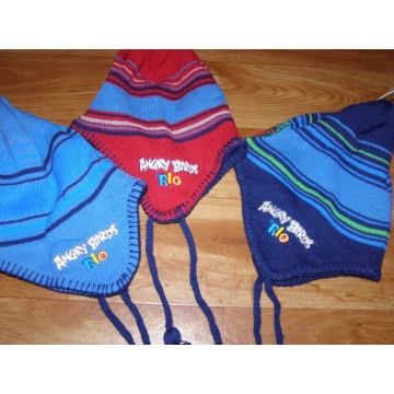 Zimní pletená čepice Angry Birds prodloužená