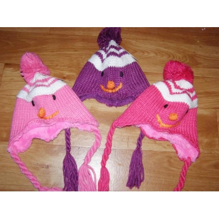 Dívčí zimní čepice pletená s bambulí