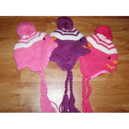 Dívčí zimní čepice pletená s bambulí