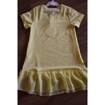 Dívčí krajkové šaty s motýlky – elegantní a roztomilé