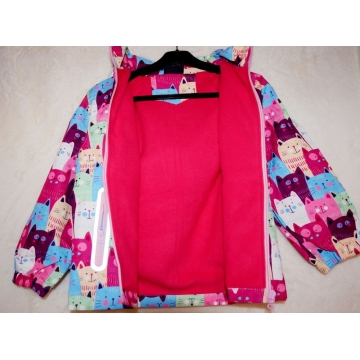 Dívčí šusťáková bunda zateplená motiv roztomilých kočiček