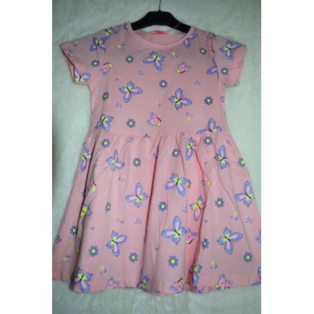 Letní dívčí šaty motýlkové – hravý design pro malé slečny