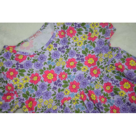 Letní dívčí šaty s květinovým vzorem – vzdušné a pohodlné