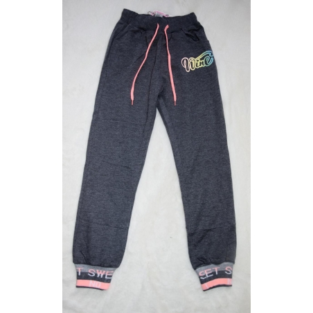 Dívčí tepláky s nápisem